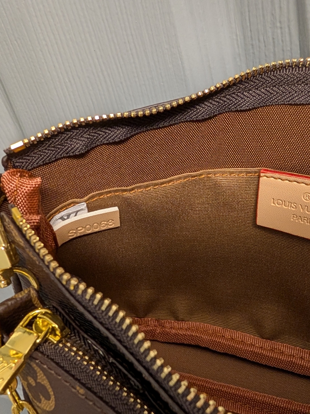 Unbranded Designer-Inspired Crossbody - Picture 13 of 16